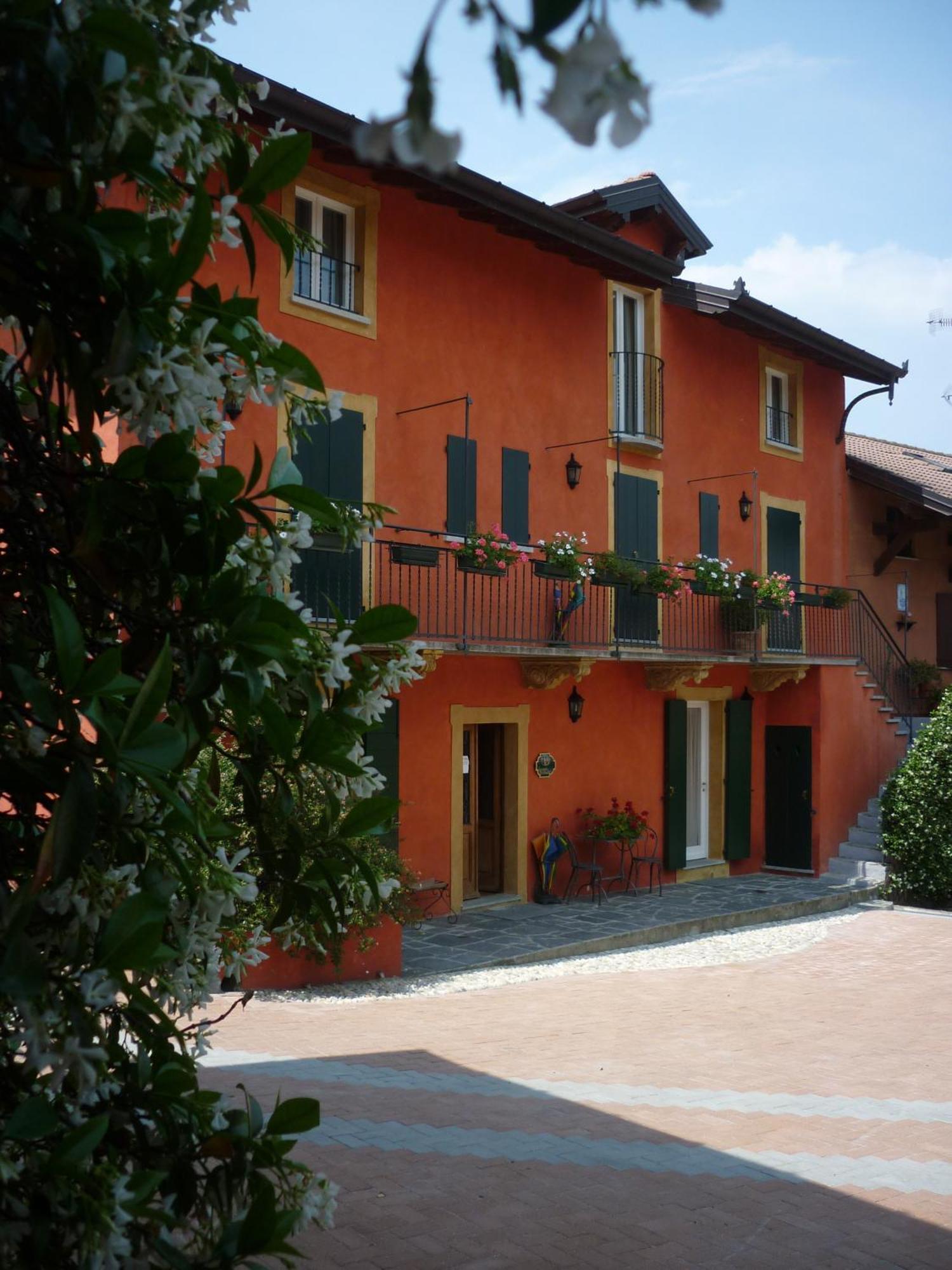 Locanda La Casetta Angera Zewnętrze zdjęcie