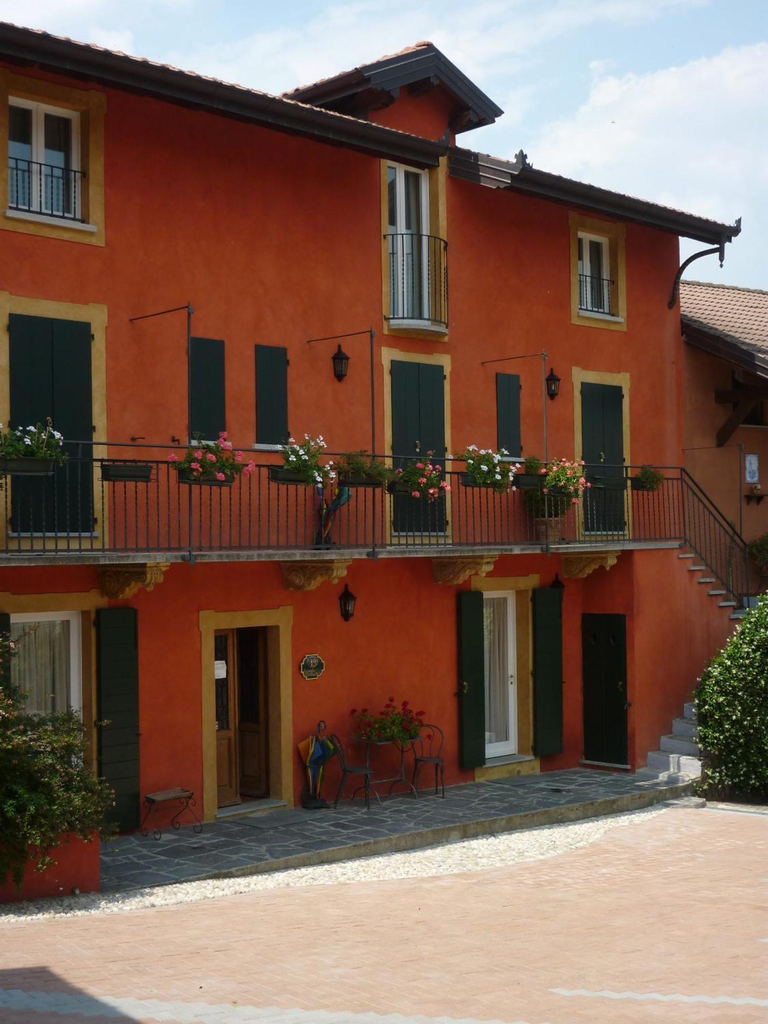 Locanda La Casetta Angera Zewnętrze zdjęcie