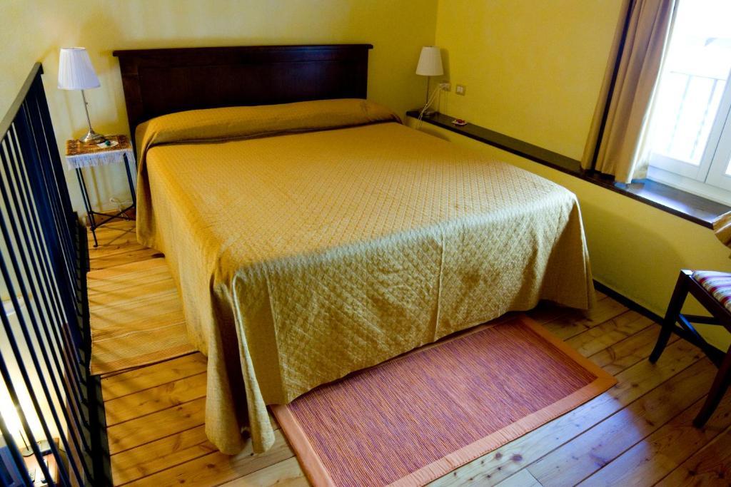 Locanda La Casetta Angera Pokój zdjęcie