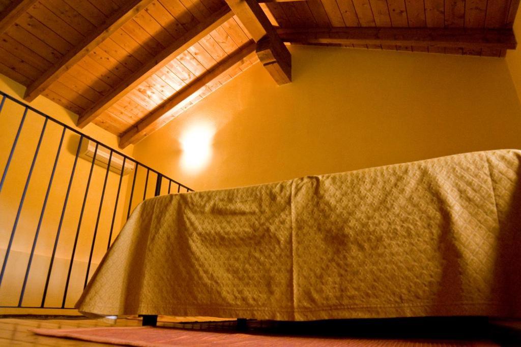 Locanda La Casetta Angera Pokój zdjęcie